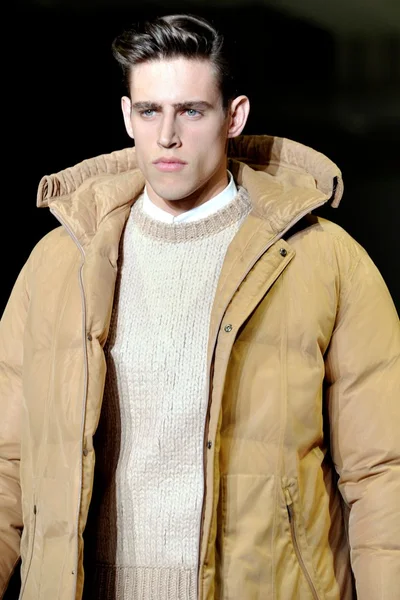 Look 28